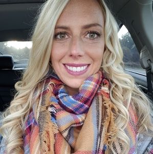 Meet your Posher, Jenn